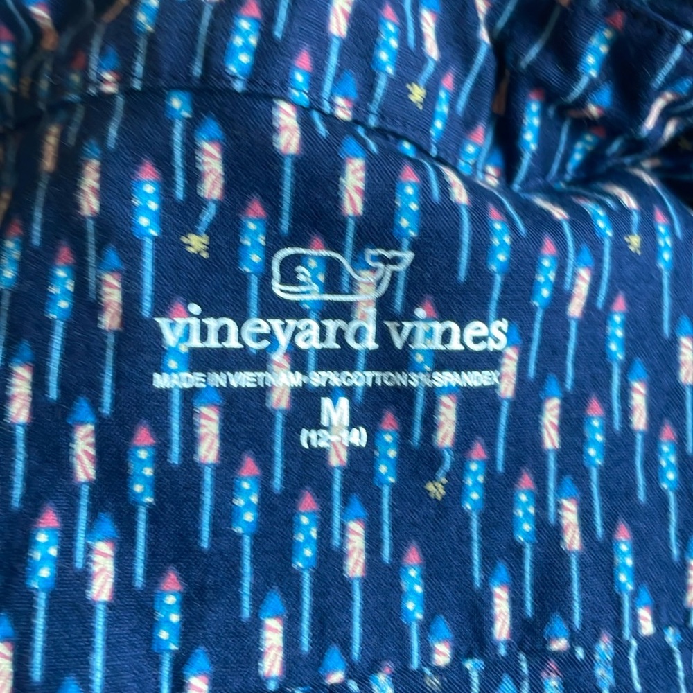 Vineyard Vine Button down shirt